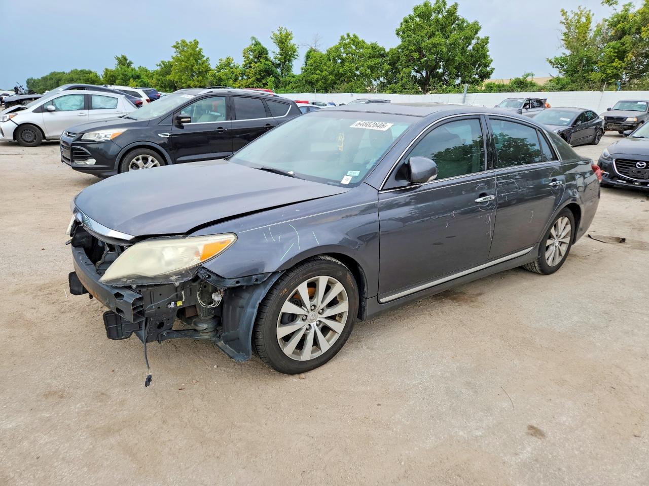 4T1BK3DBXBU373697 · 2011 TOYOTA AVALON