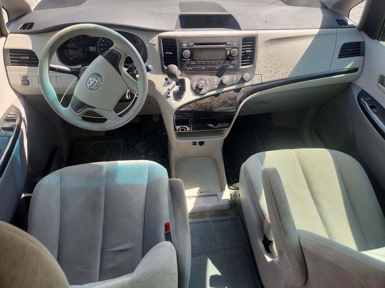 5TDZK3DC8DS398536 · 2013 TOYOTA SIENNA · 8/13