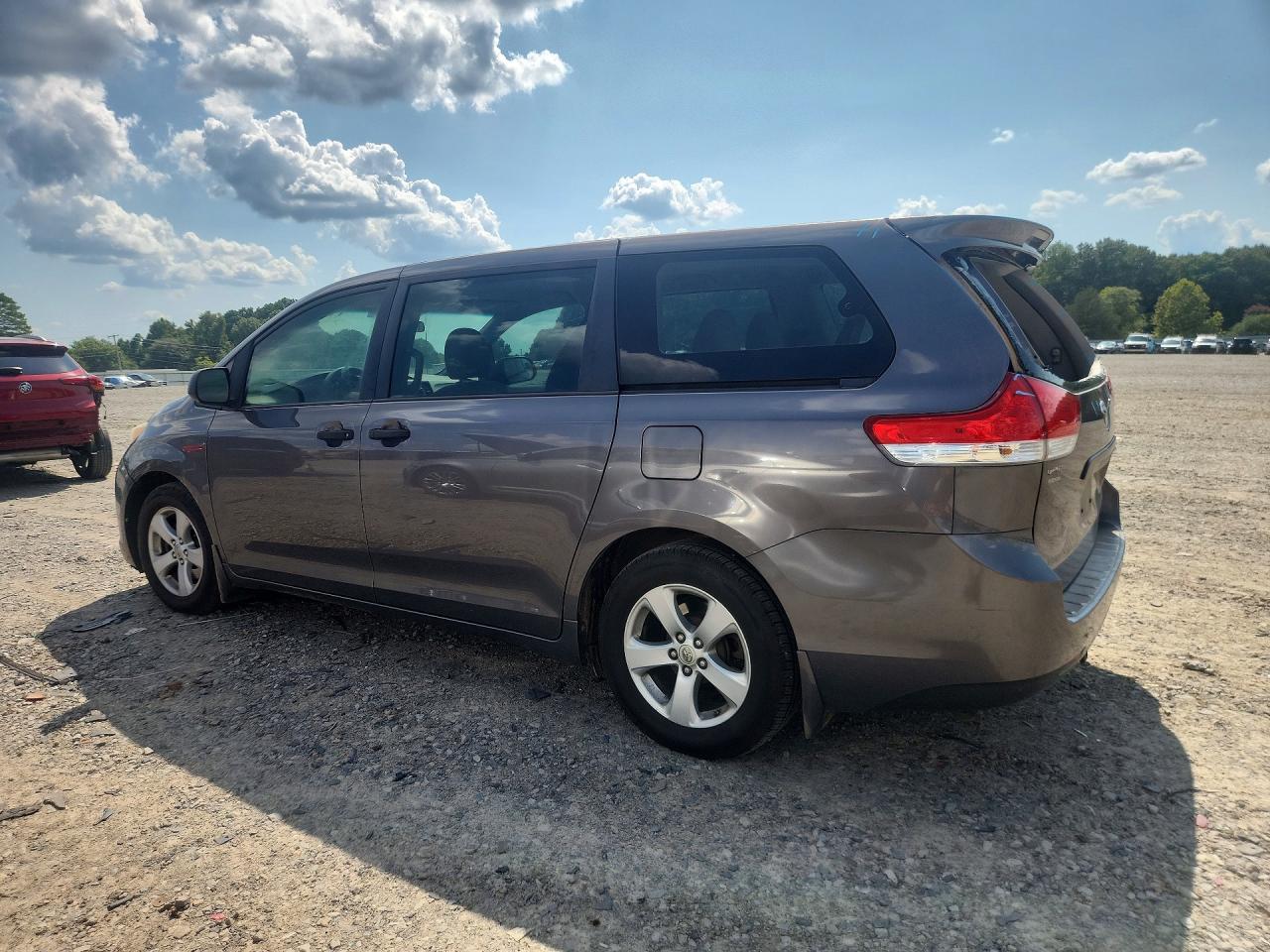 5TDZK3DC8DS398536 · 2013 TOYOTA SIENNA · 2/13