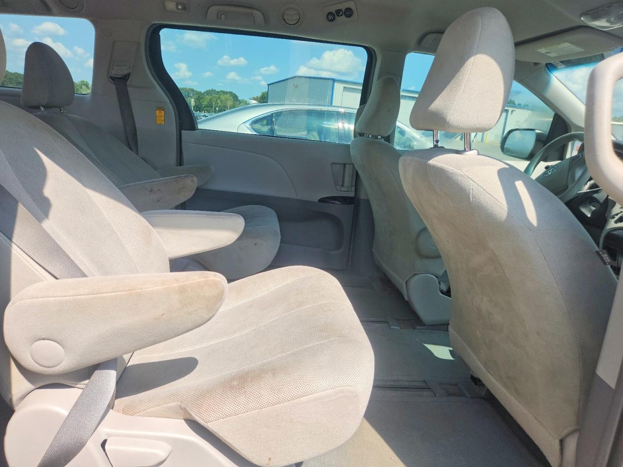 5TDZK3DC8DS398536 · 2013 TOYOTA SIENNA · 11/13