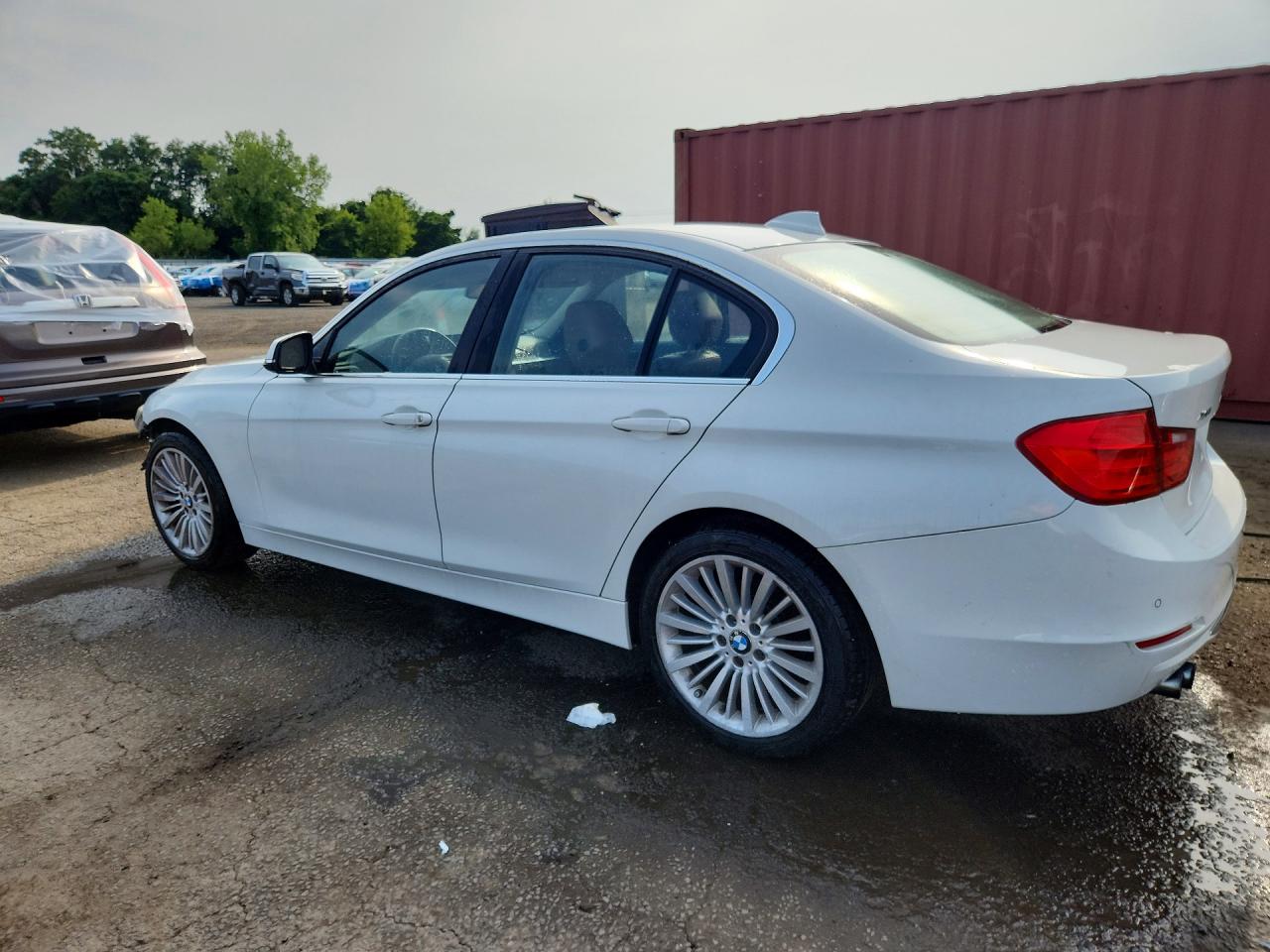 WBA3B3C53DF535033 · 2013 BMW 328 · 2/13