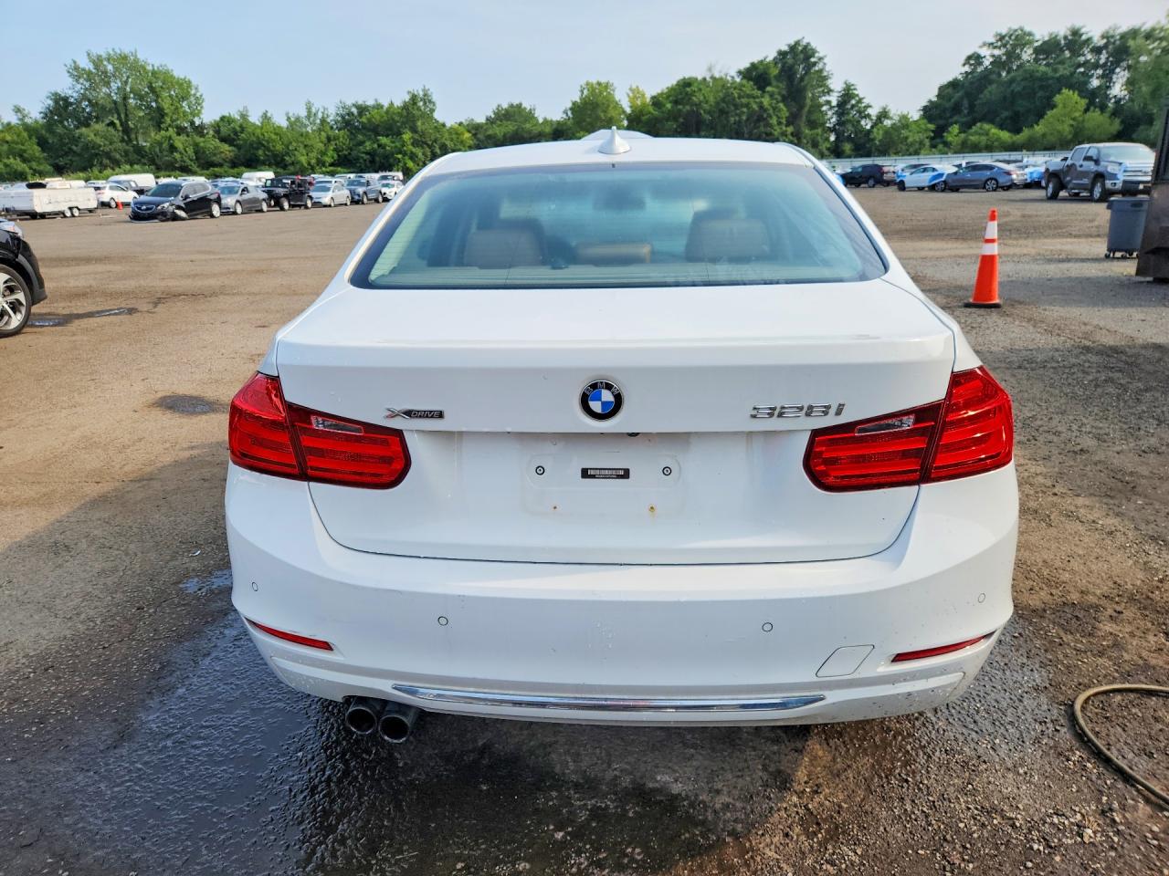 WBA3B3C53DF535033 · 2013 BMW 328 · 6/13
