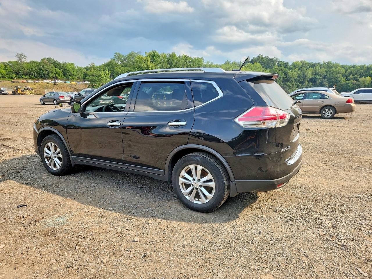 KNMAT2MV6FP536884 · 2015 NISSAN ROGUE · 2/13