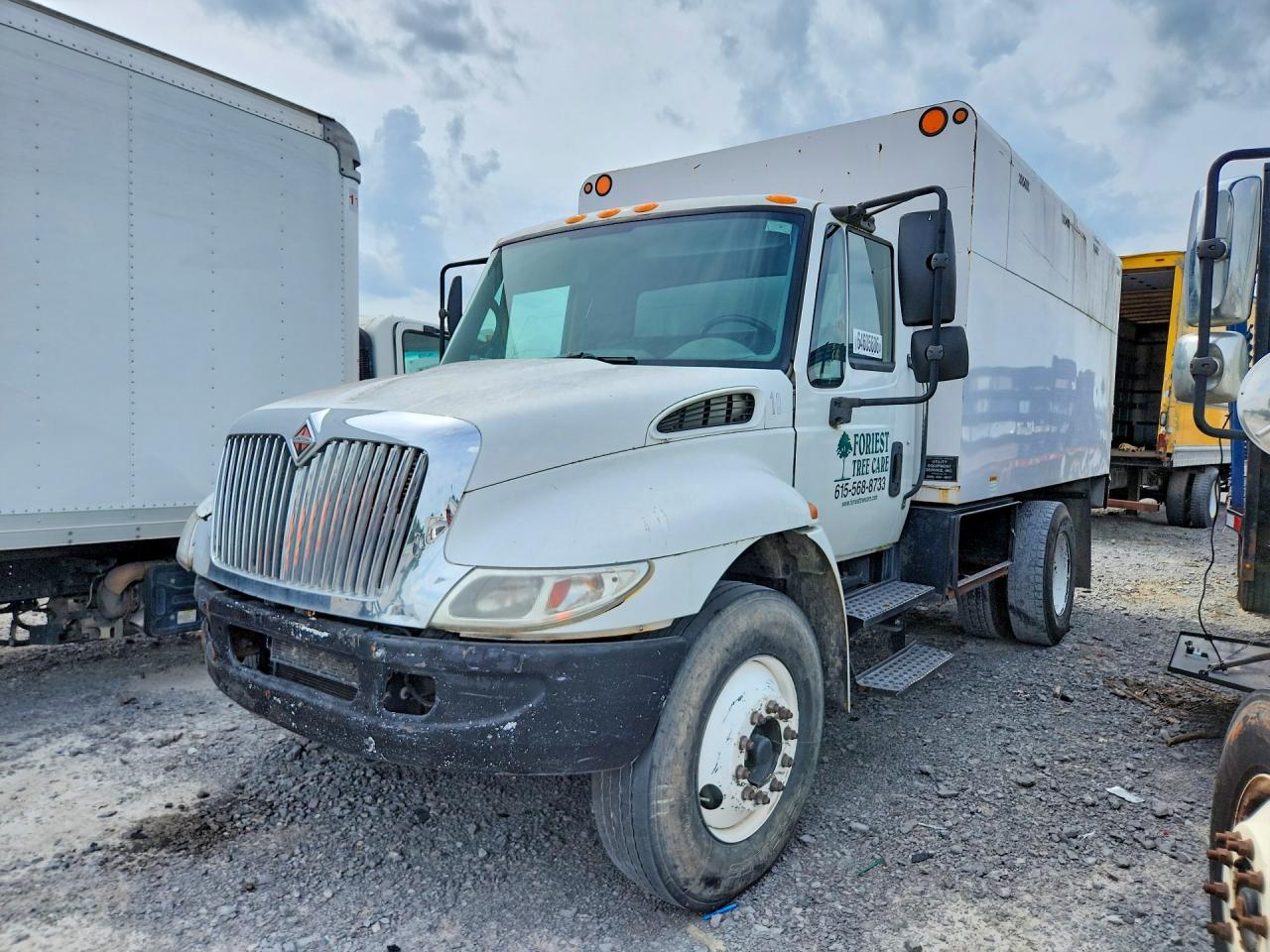 2005 INTERNATIONAL 4000