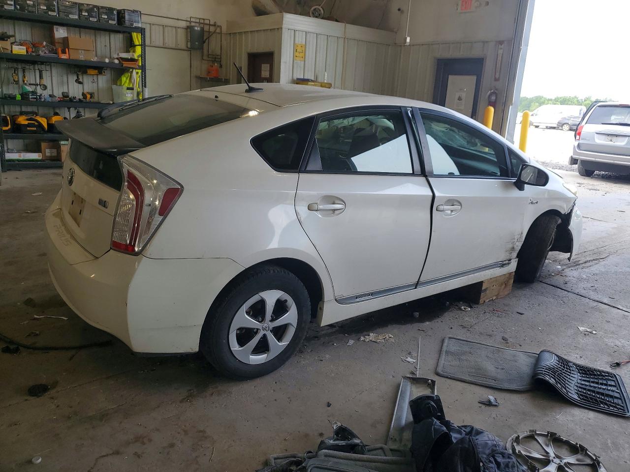JTDKN3DU3E0358161 · 2014 TOYOTA PRIUS · 3/12