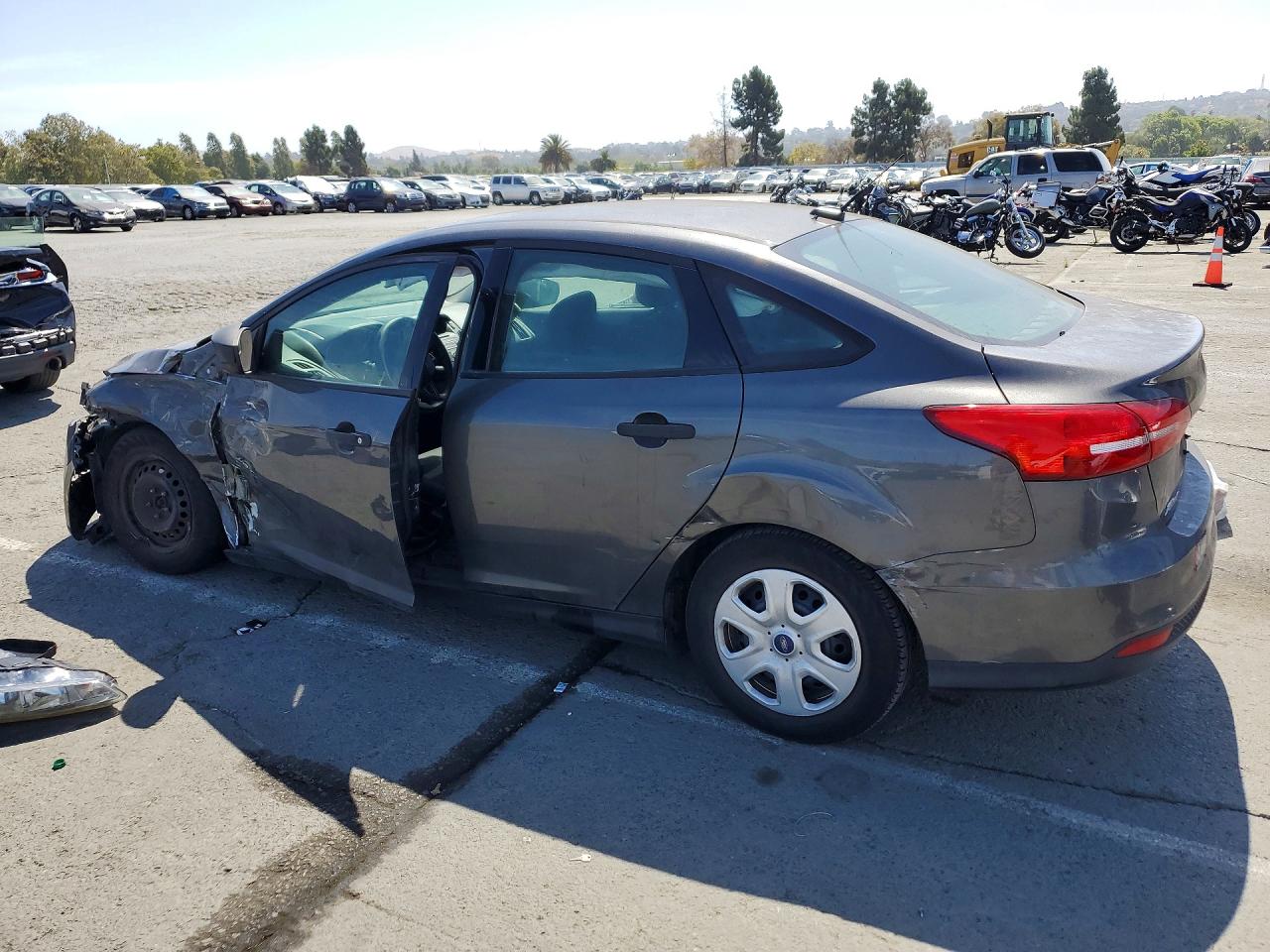 1FADP3E27GL221540 · 2016 FORD FOCUS · 2/12