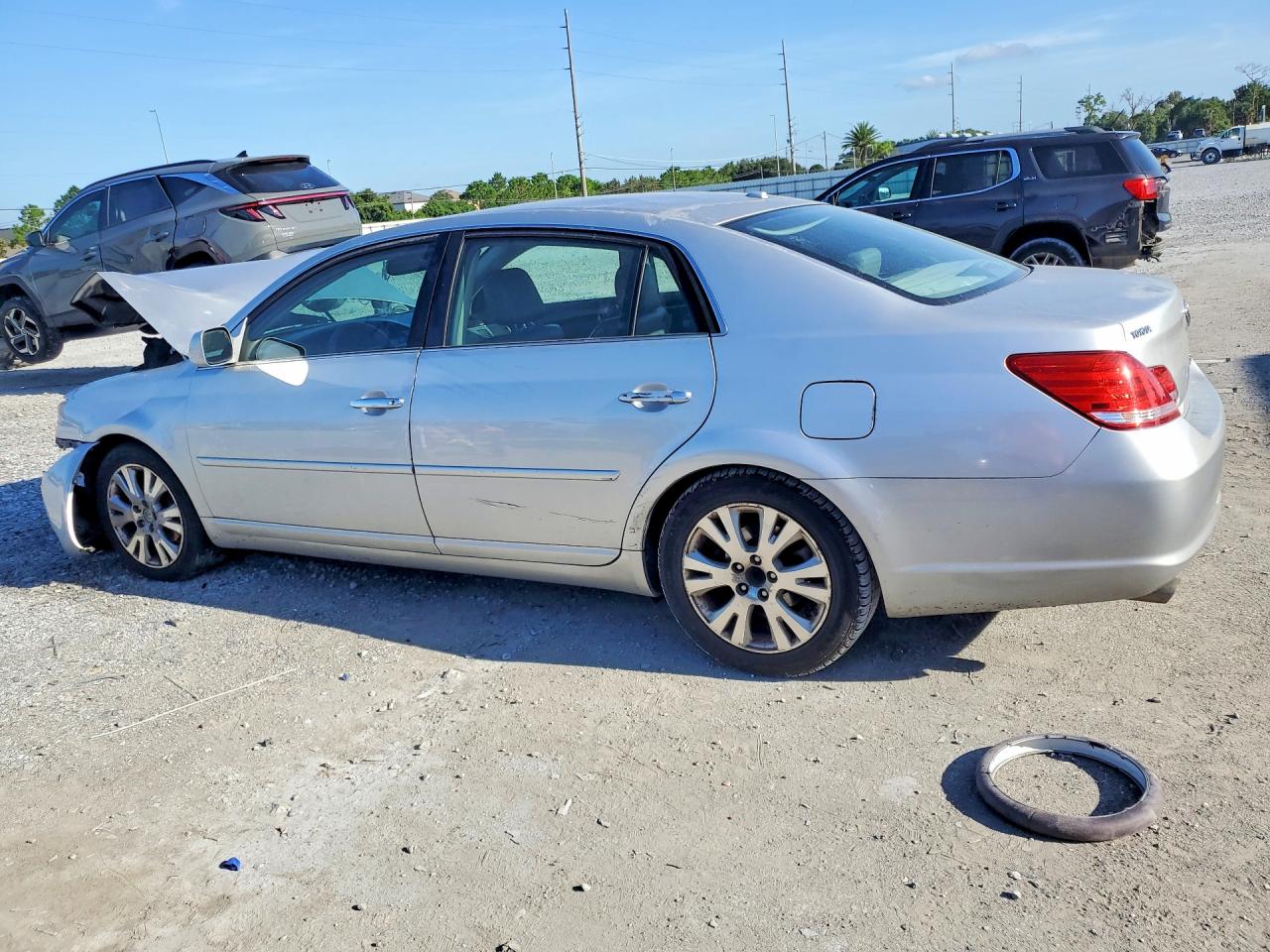 4T1BK3DB0AU365056 · 2010 TOYOTA AVALON · 2/12