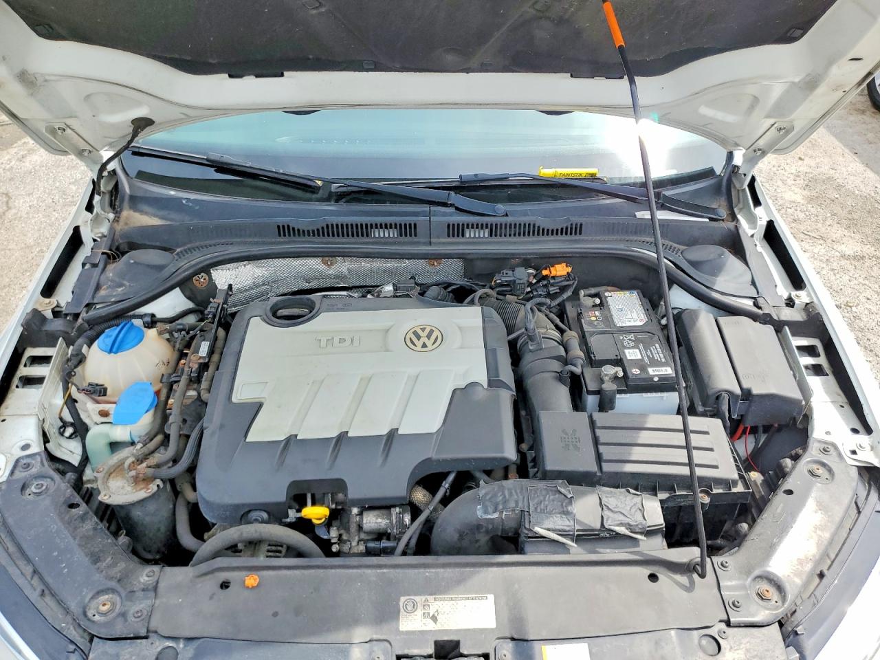 3VW3L7AJ9EM310959 · 2014 VOLKSWAGEN JETTA · 11/12