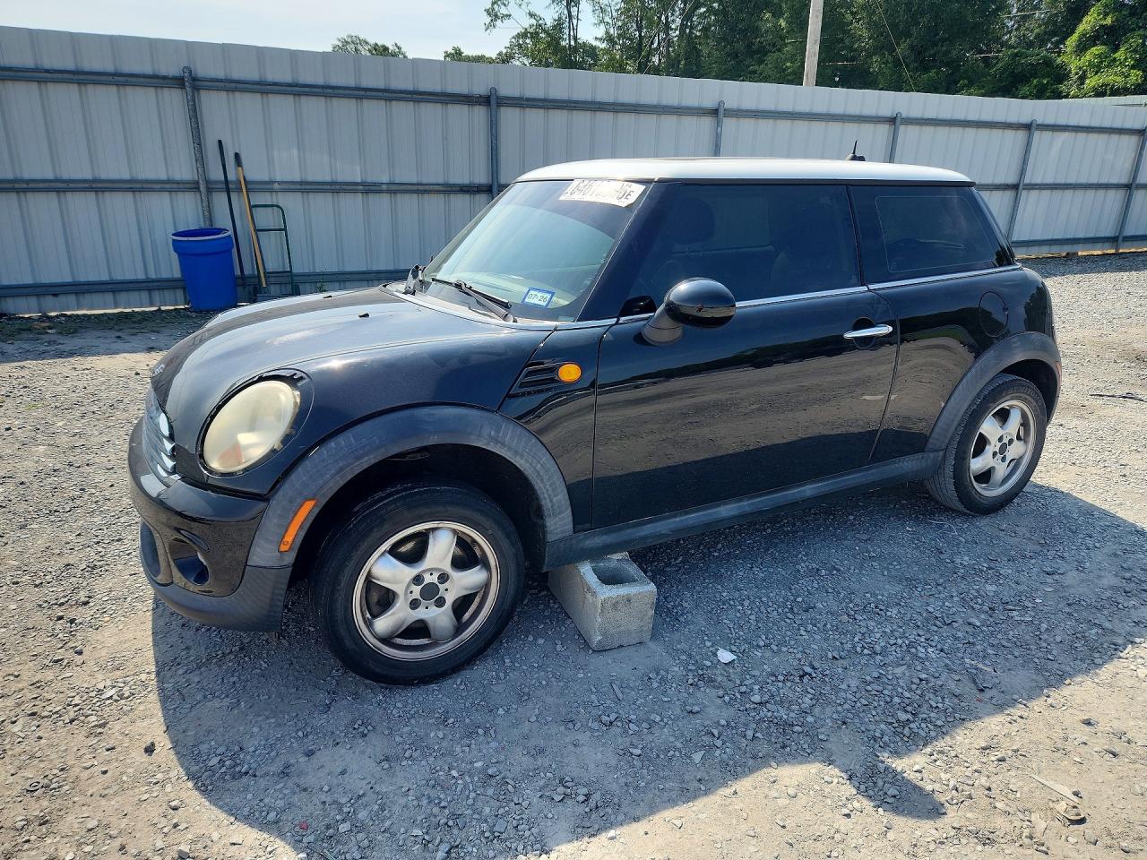 WMWSU3C5XBTX97460 · 2011 MINI COOPER