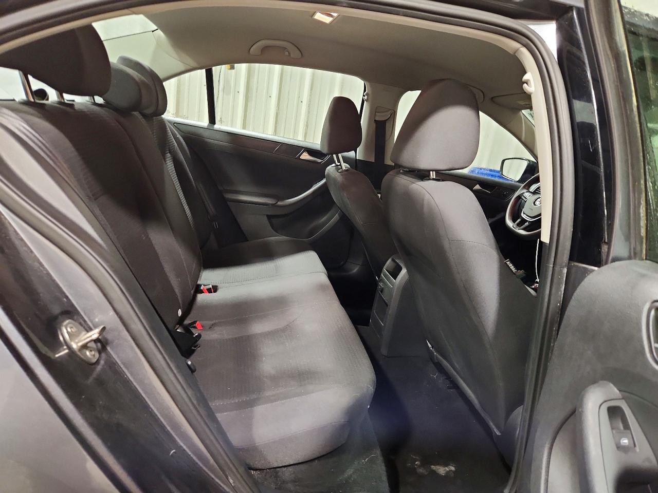 3VW267AJ5GM288044 · 2016 VOLKSWAGEN JETTA · 10/13