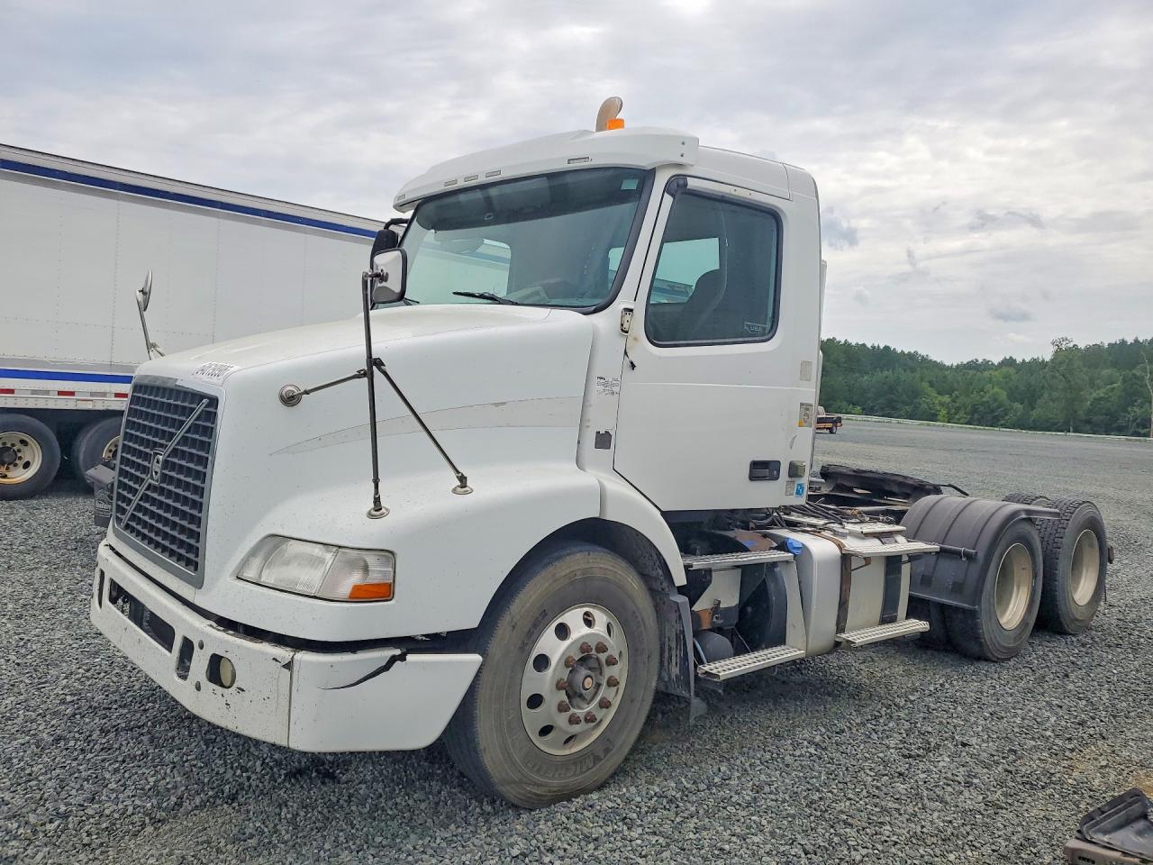 2014 VOLVO VN