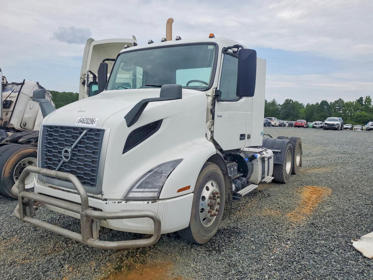 2019 VOLVO VNR