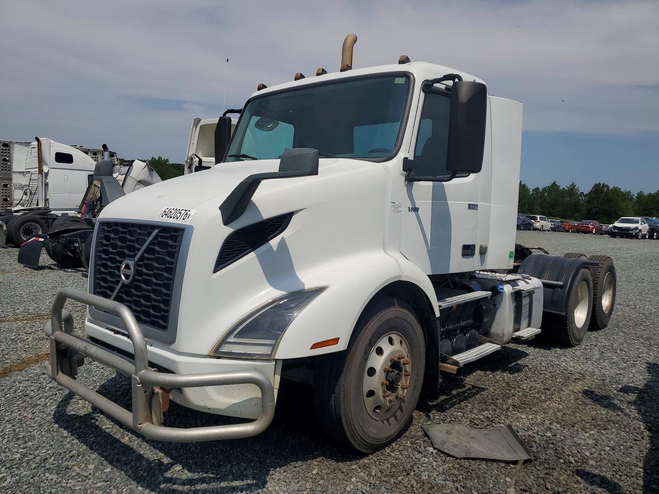 2020 VOLVO VNR