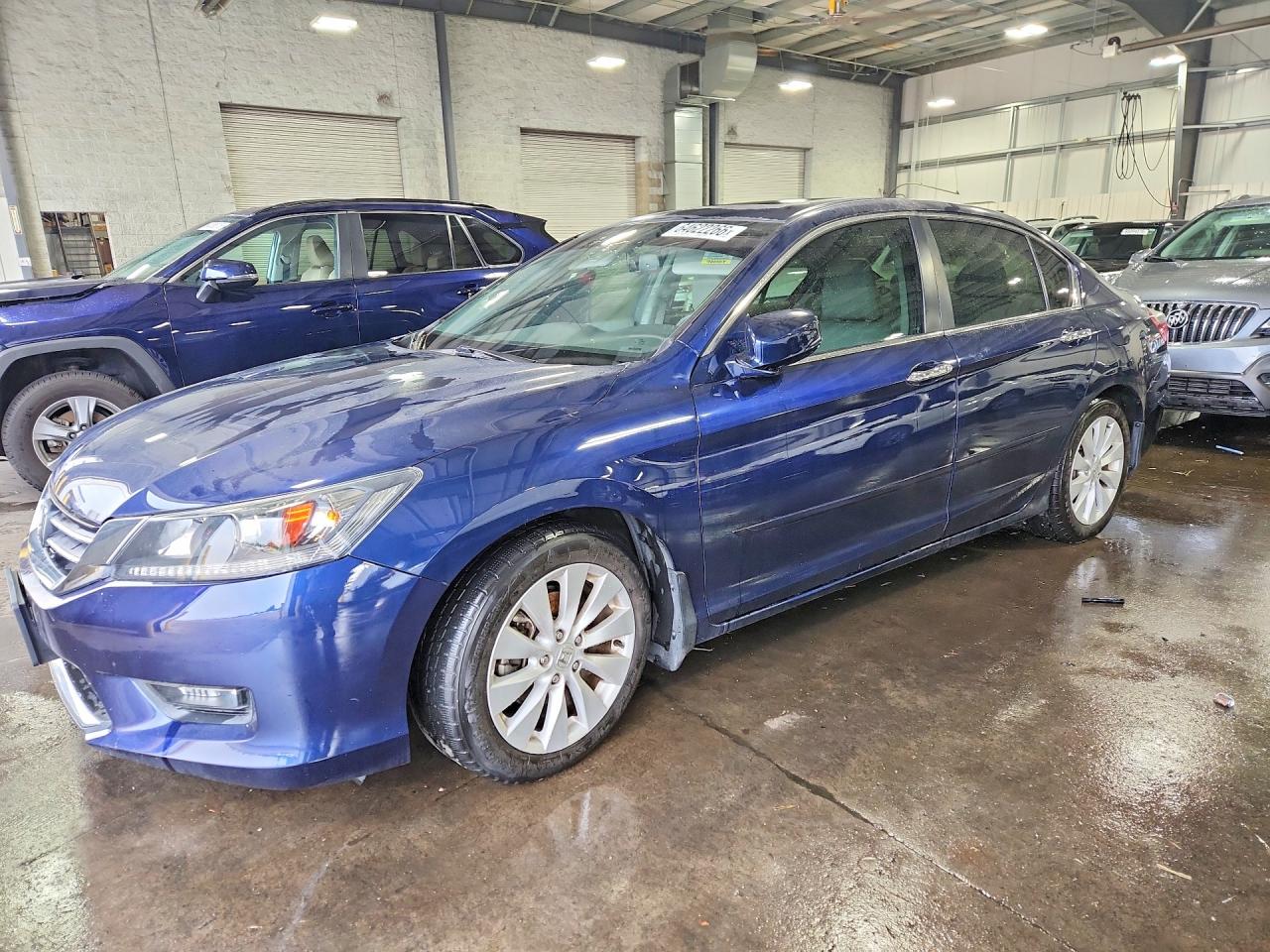 1HGCR2F84FA100960 · 2015 HONDA ACCORD