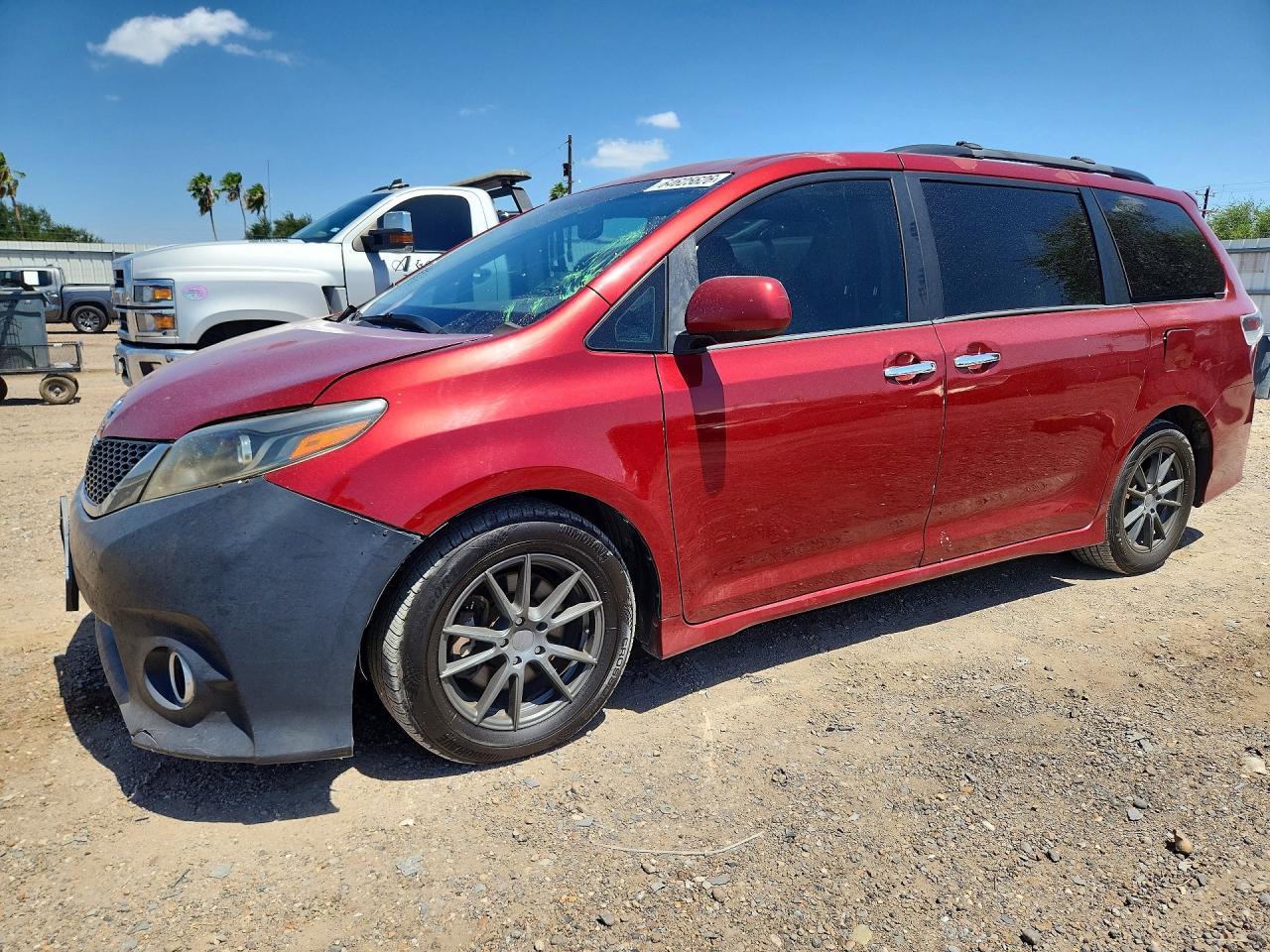 5TDXZ3DC9HS770295 · 2017 TOYOTA SIENNA