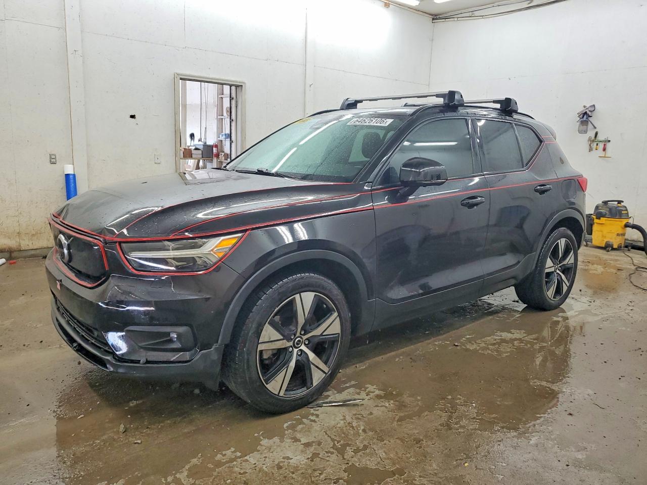 YV4ED3UR2M2567175 · 2021 VOLVO XC40