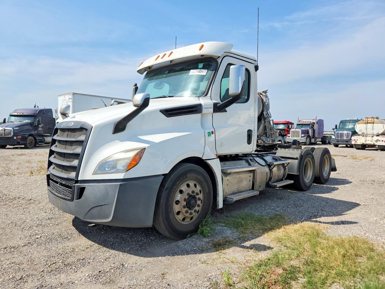 2019 FREIGHTLINER CASCADIA 126