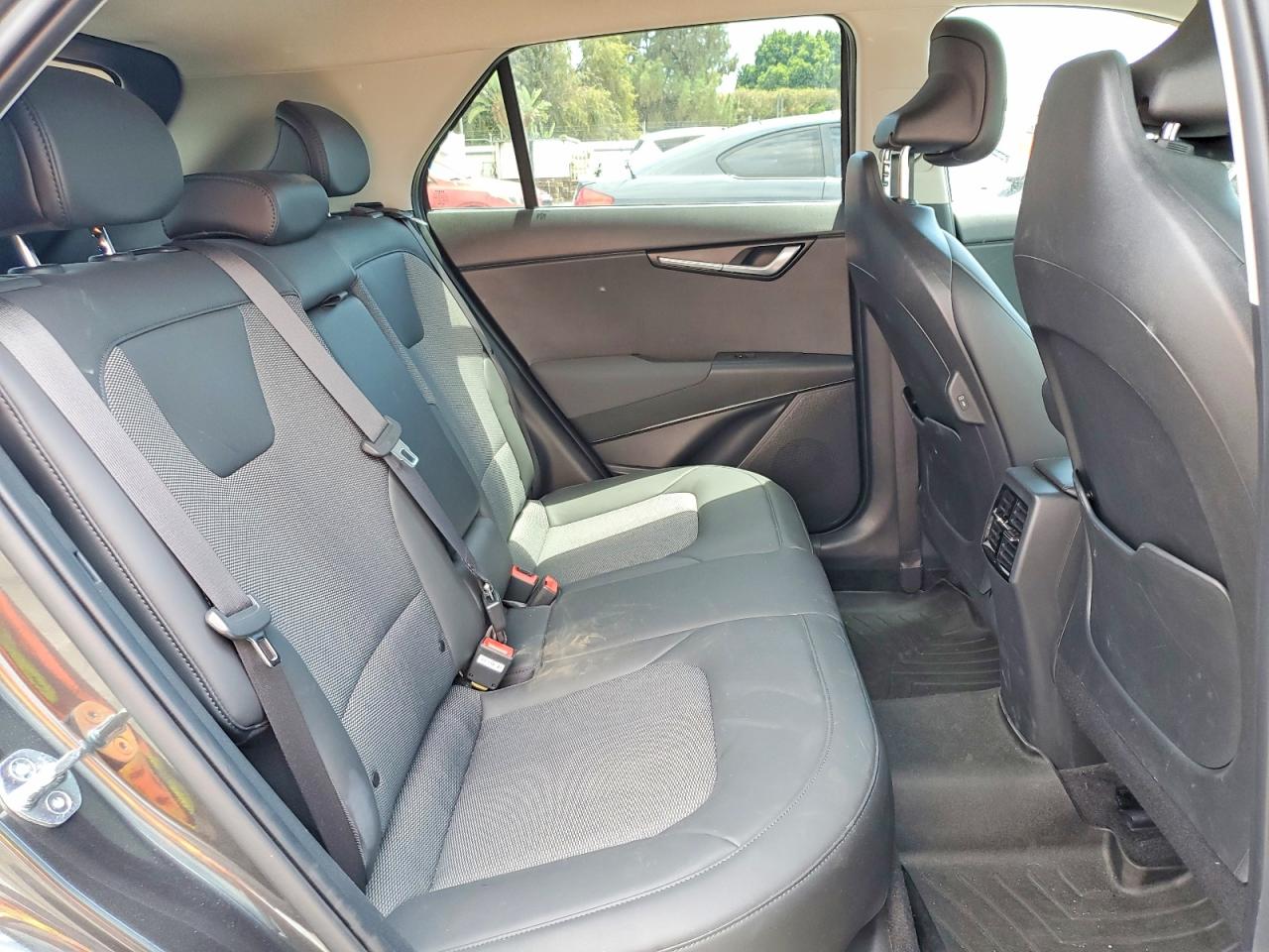 KNDCS3LF5P5070809 · 2023 KIA NIRO · 11/13