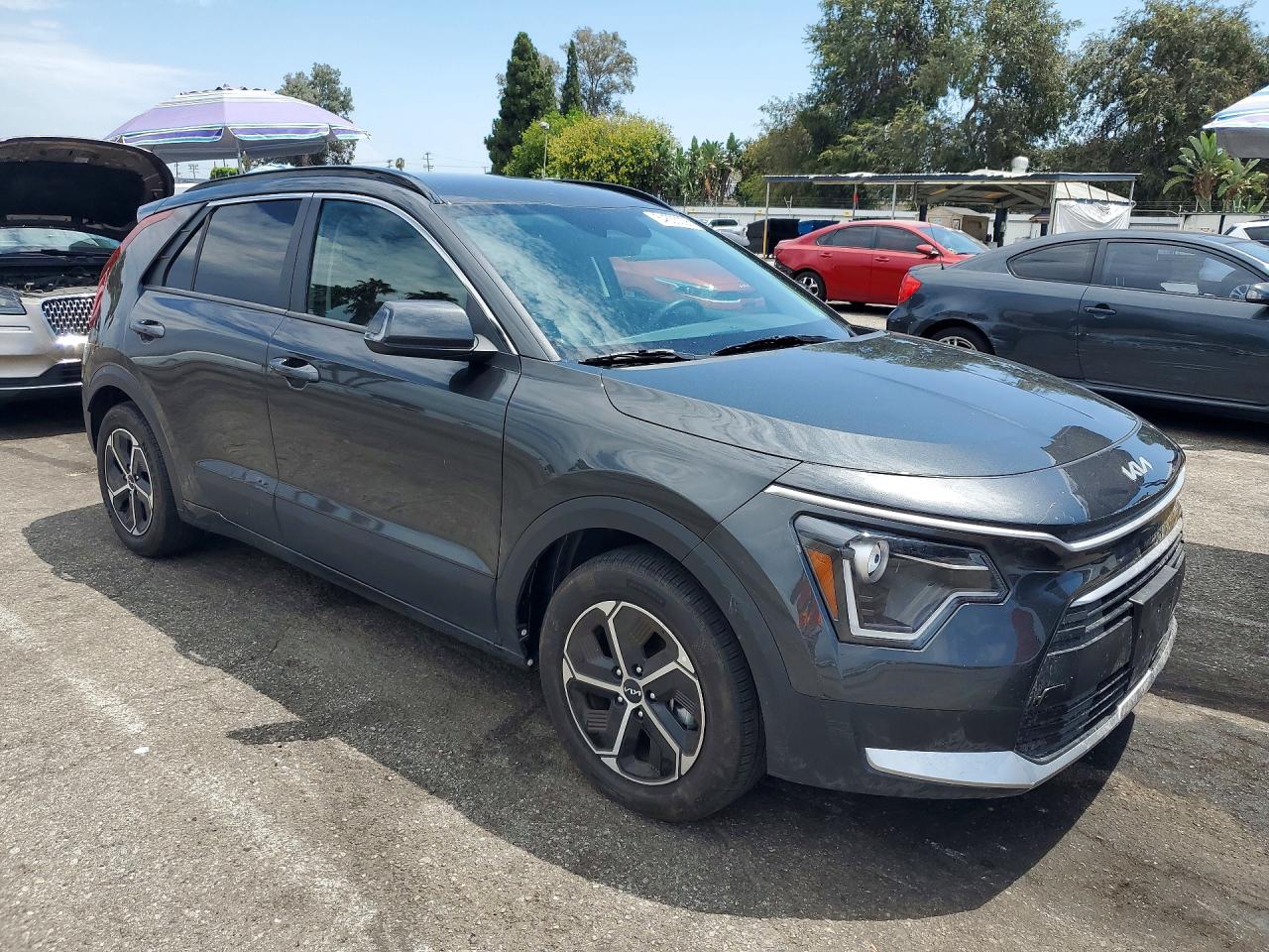 KNDCS3LF5P5070809 · 2023 KIA NIRO · 4/13
