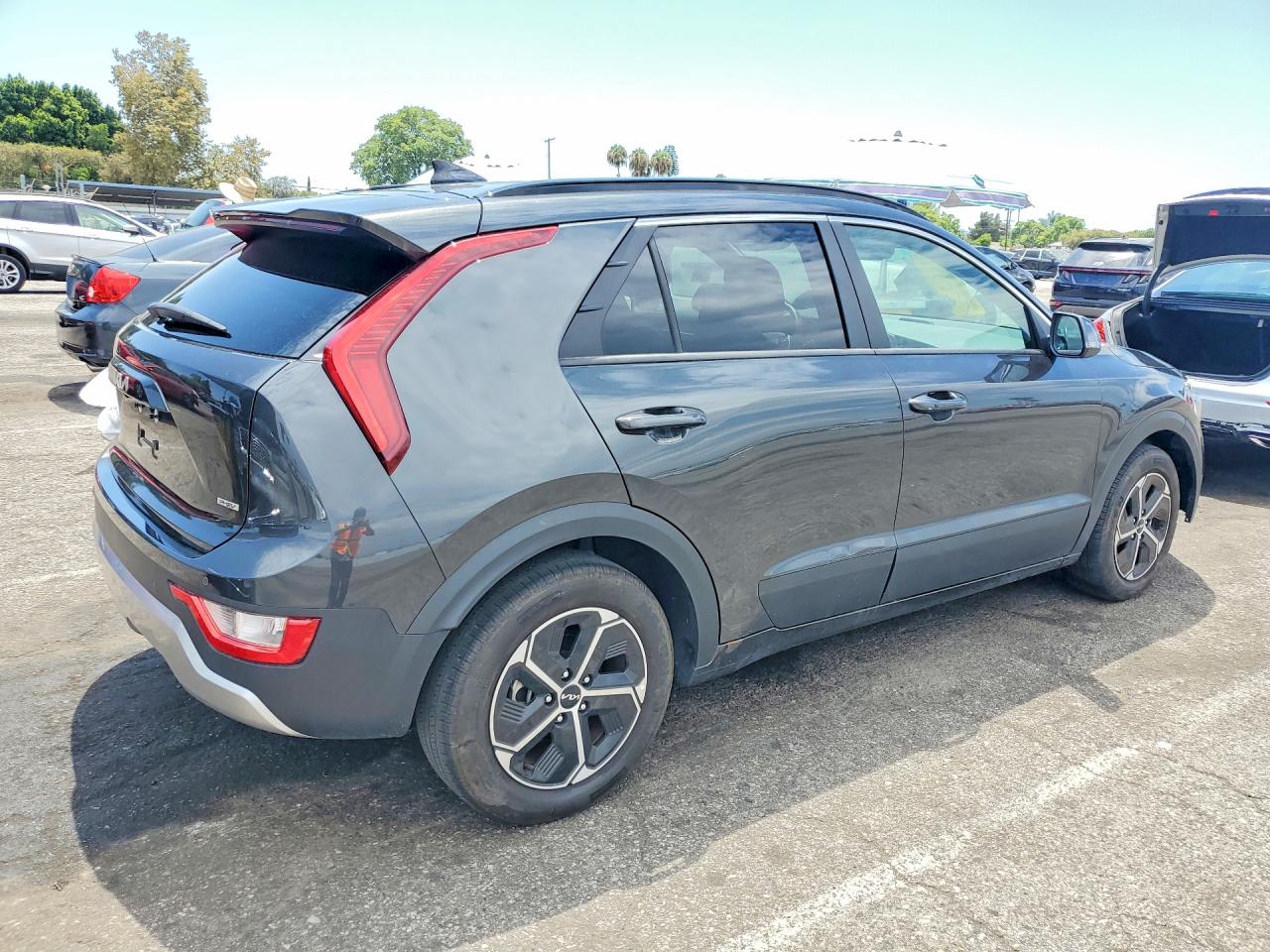 KNDCS3LF5P5070809 · 2023 KIA NIRO · 3/13
