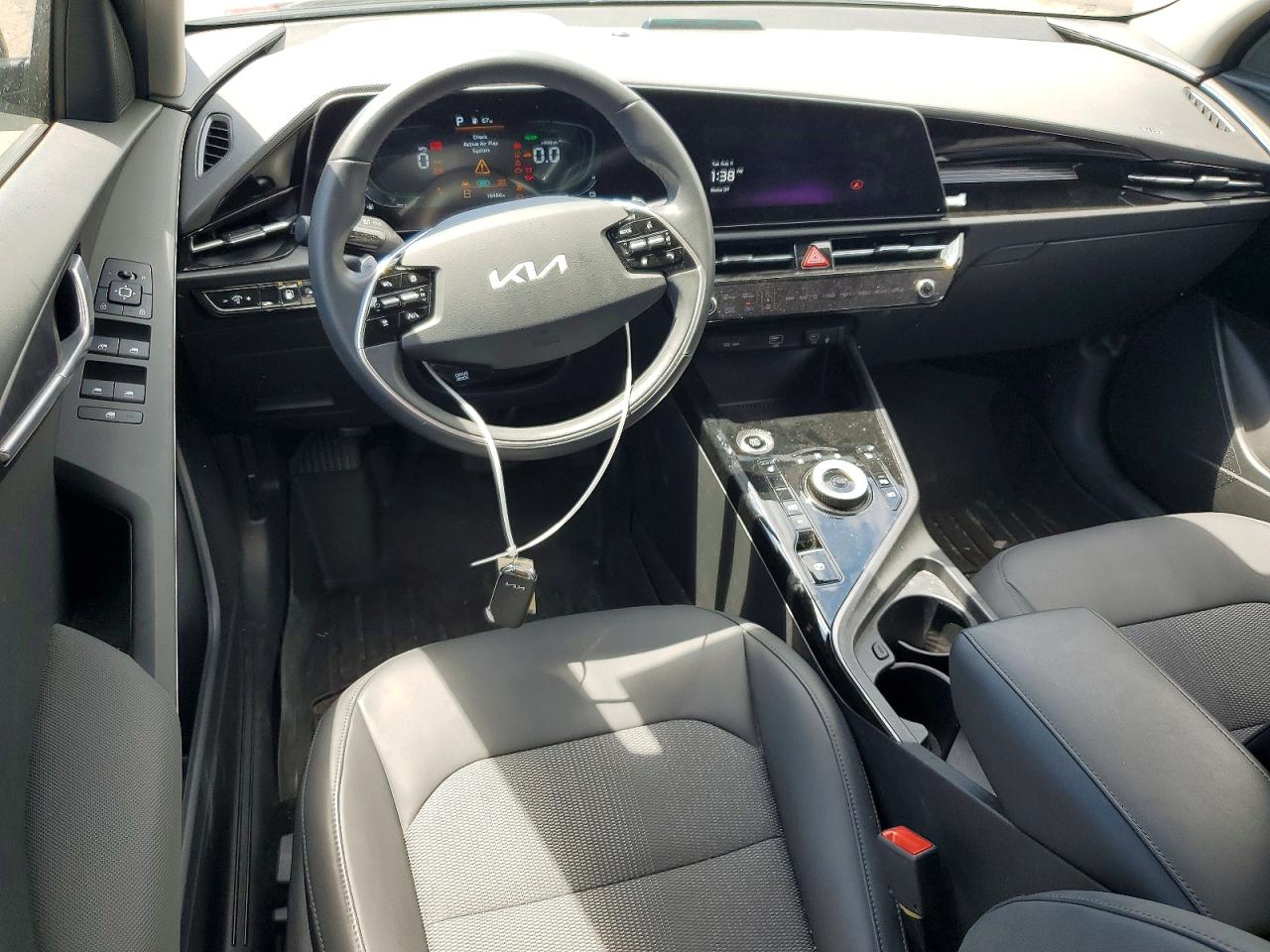 KNDCS3LF5P5070809 · 2023 KIA NIRO · 8/13