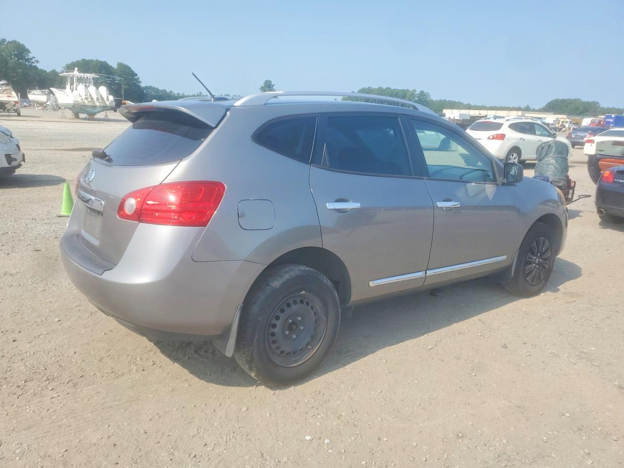 JN8AS5MV0FW766466 · 2015 NISSAN ROGUE SELECT · 3/13