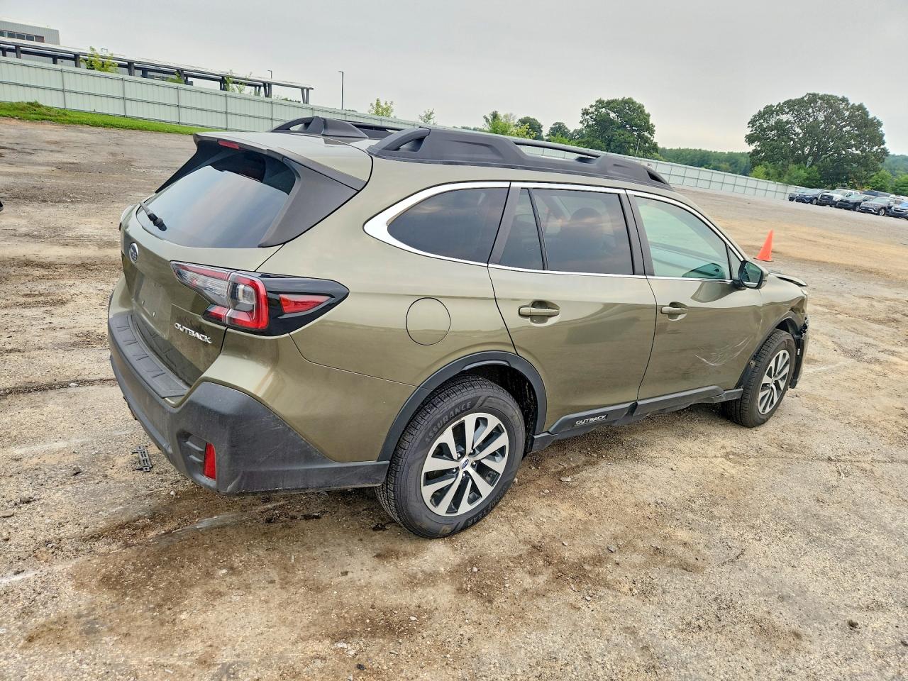 4S4BTACC5M3152352 · 2021 SUBARU OUTBACK · 3/13