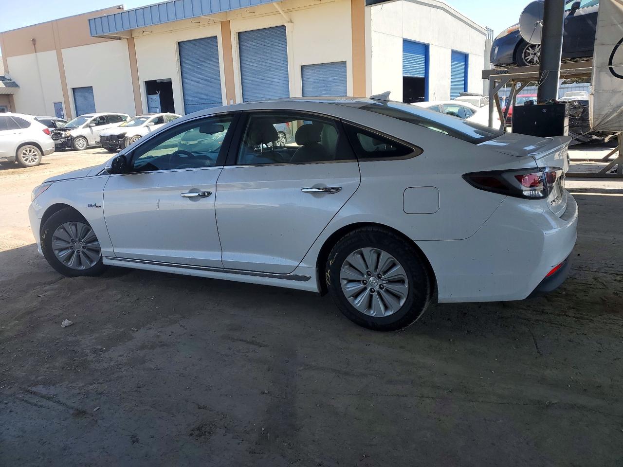 KMHE24L15GA031305 · 2016 HYUNDAI SONATA HYBRID · 2/12