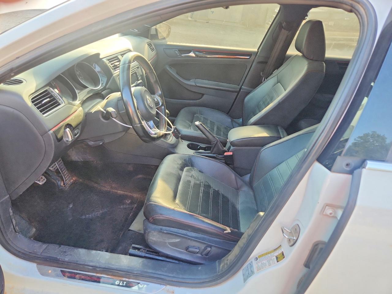 3VW5T7AJ7HM359557 · 2017 VOLKSWAGEN JETTA · 7/12