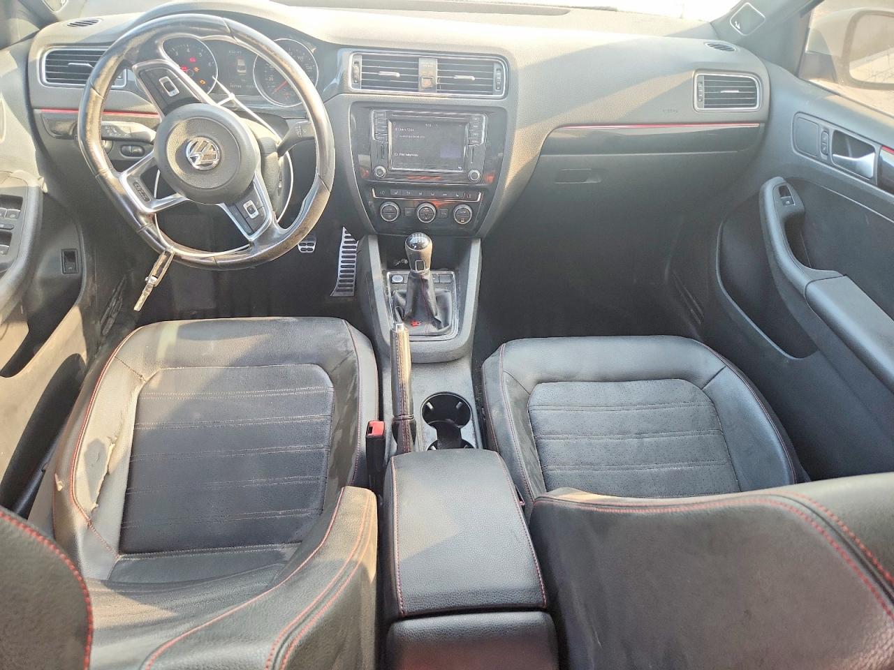 3VW5T7AJ7HM359557 · 2017 VOLKSWAGEN JETTA · 8/12