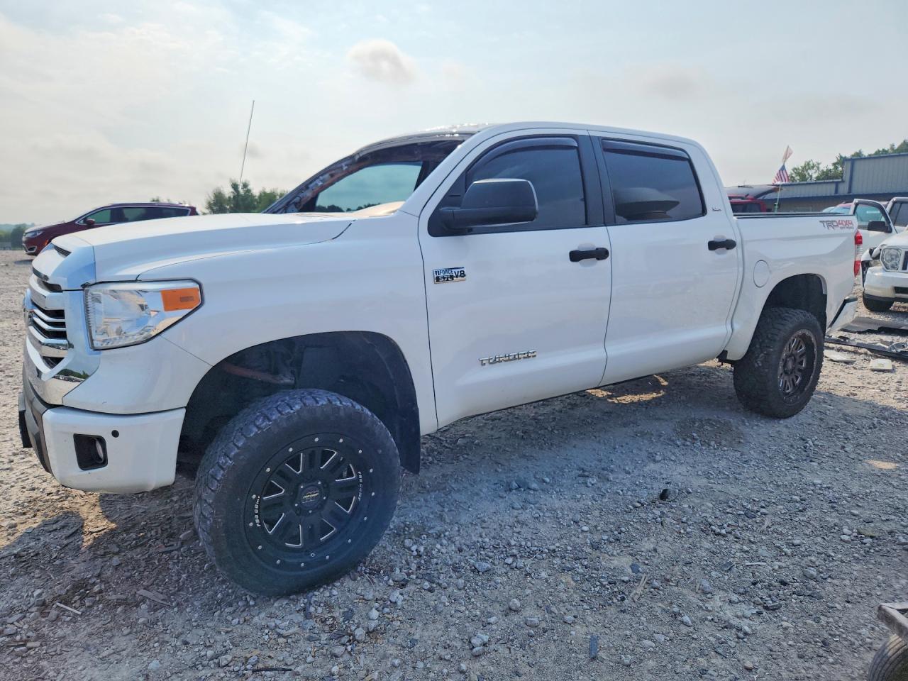 5TFDY5F17HX637381 · 2017 TOYOTA TUNDRA