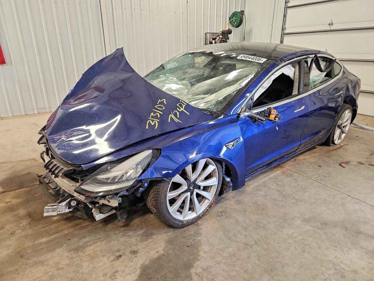 5YJ3E1EBXKF210995 · 2019 TESLA MODEL 3