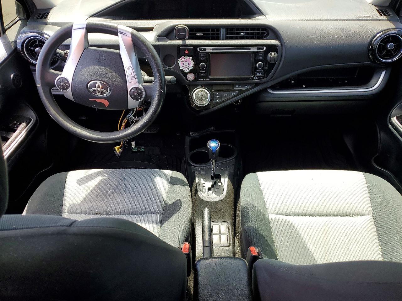 JTDKDTB3XF1582097 · 2015 TOYOTA PRIUS C · 8/12