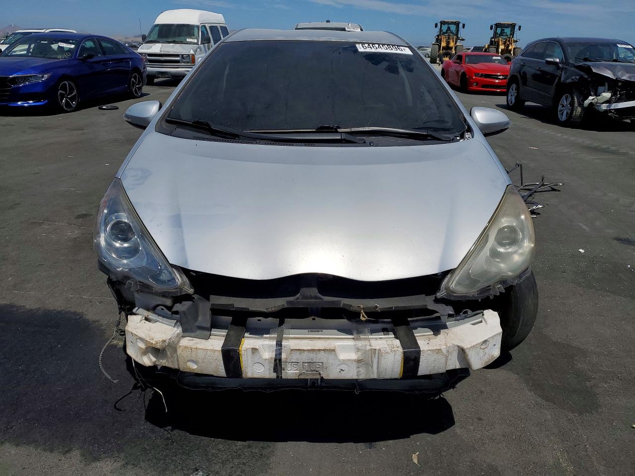 JTDKDTB3XF1582097 · 2015 TOYOTA PRIUS C · 5/12