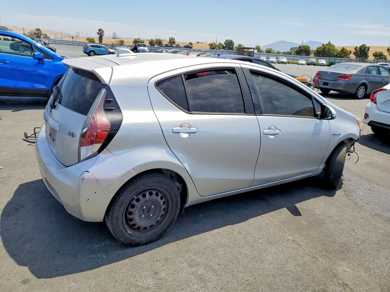 JTDKDTB3XF1582097 · 2015 TOYOTA PRIUS C · 3/12