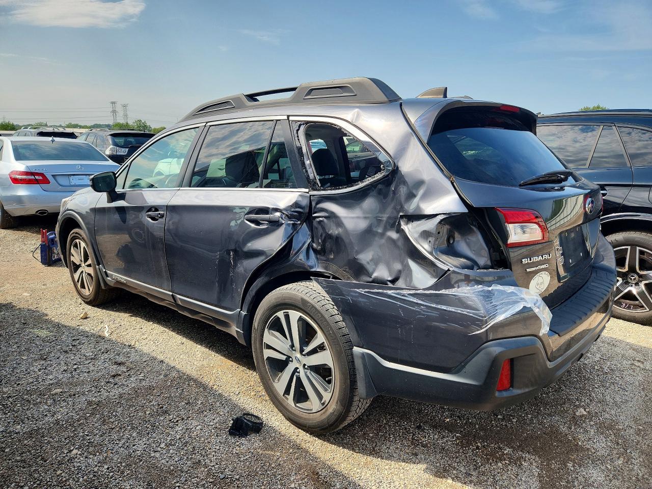 4S4BSAKCXJ3200542 · 2018 SUBARU OUTBACK · 2/12