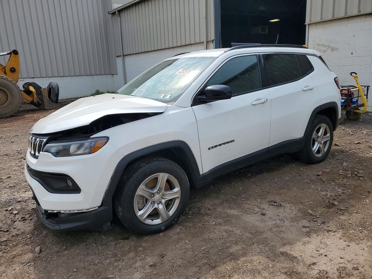 3C4NJDBN1PT561646 · 2023 JEEP COMPASS