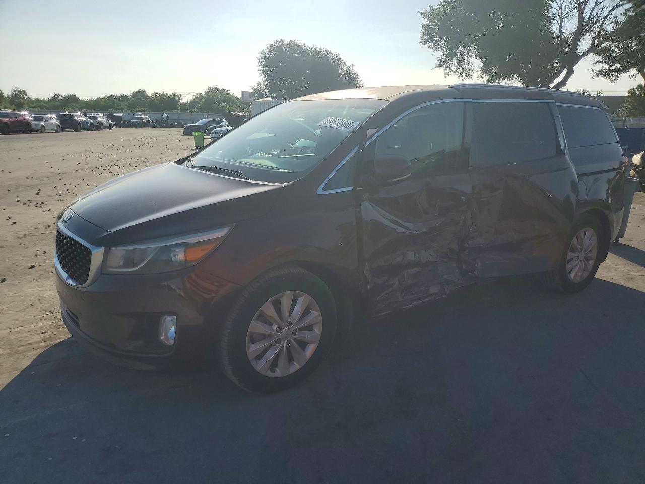 KNDMC5C18J6362893 · 2018 KIA SEDONA