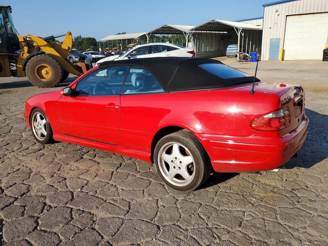 WDBLK70GX1T065756 · 2001 MERCEDES-BENZ CLK · 2/12