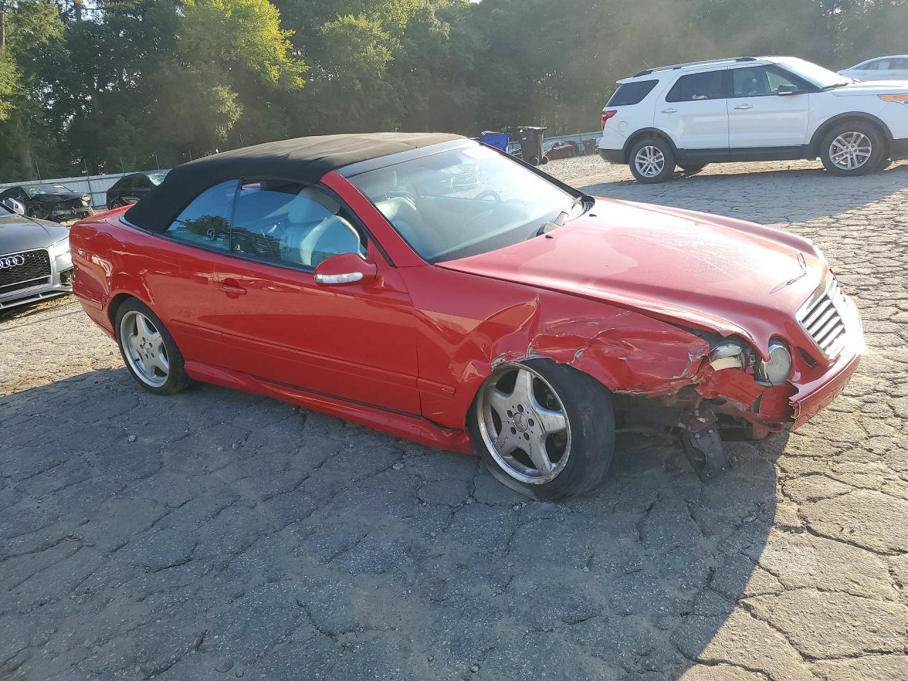 WDBLK70GX1T065756 · 2001 MERCEDES-BENZ CLK · 4/12