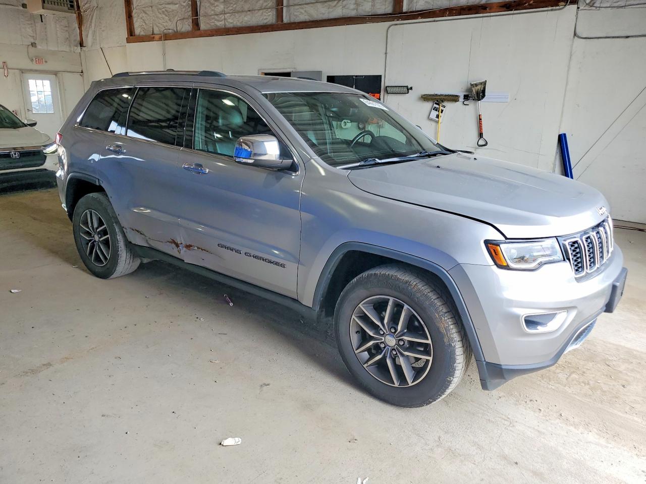 1C4RJEBG6JC131445 · 2018 JEEP GRAND CHEROKEE · 4/13