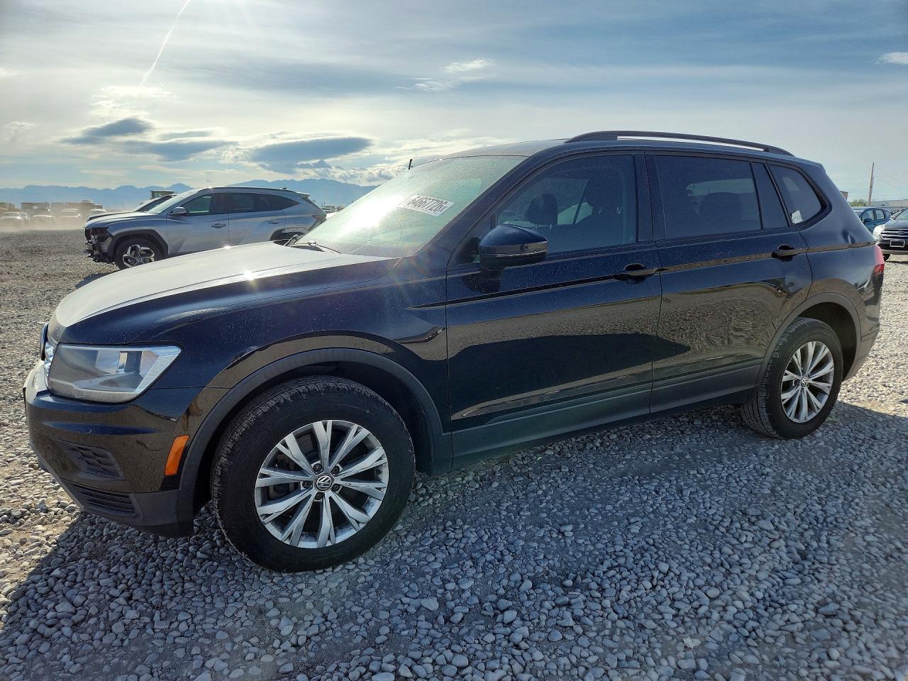 3VV1B7AX1JM190104 · 2018 VOLKSWAGEN TIGUAN