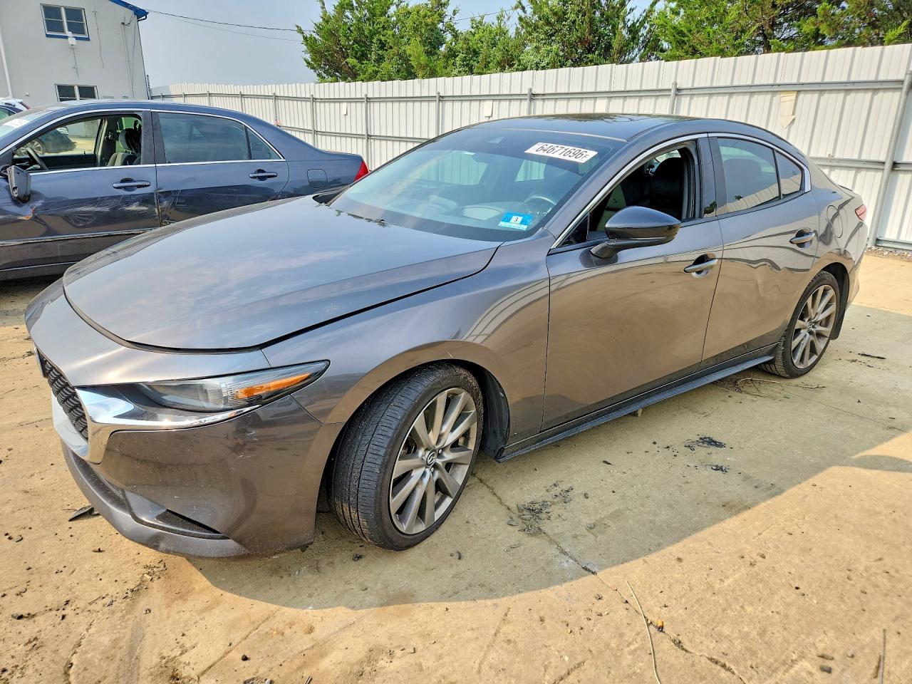 3MZBPBEMXLM131768 · 2020 MAZDA 3