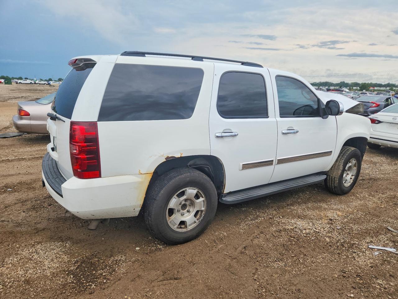 1GNFC13C69R175348 · 2009 CHEVROLET TAHOE · 3/13
