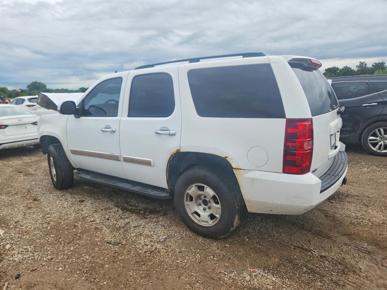 1GNFC13C69R175348 · 2009 CHEVROLET TAHOE · 2/13