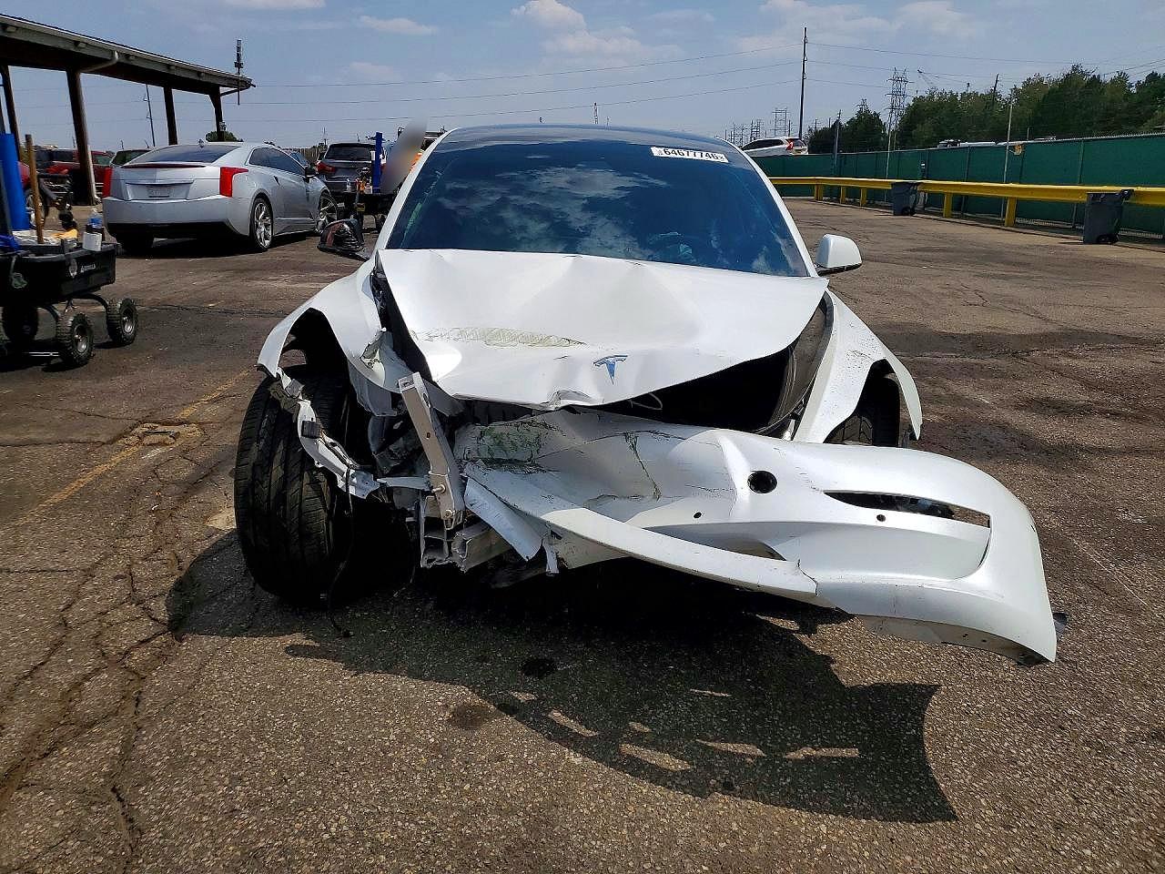 5YJ3E1EC8LF642138 · 2020 TESLA MODEL 3 · 5/12