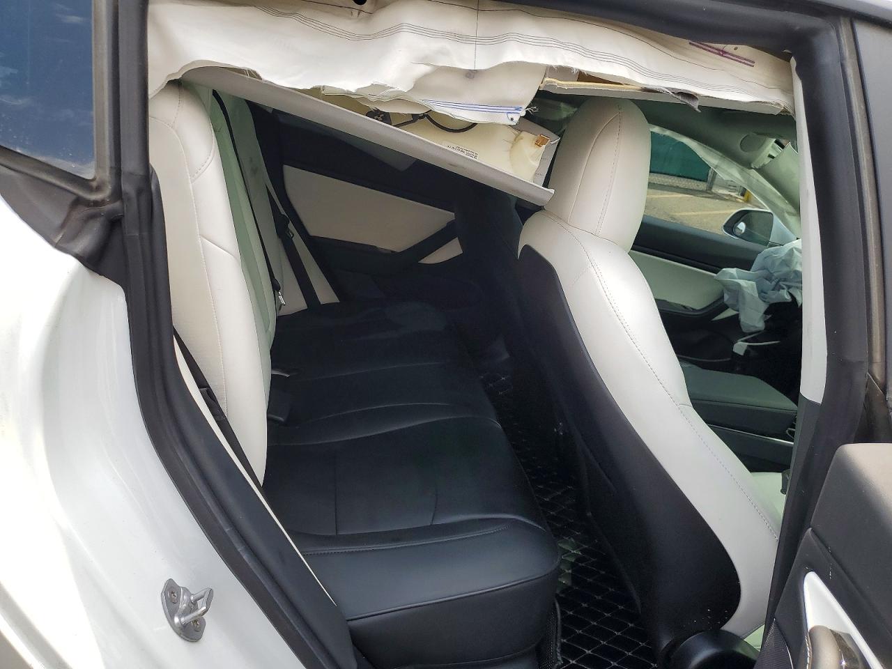 5YJ3E1EC8LF642138 · 2020 TESLA MODEL 3 · 10/12
