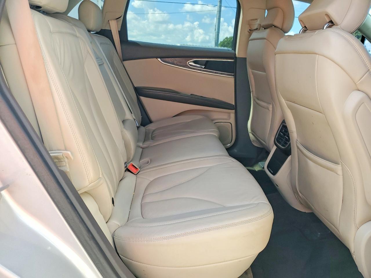 2LMTJ6KR6GBL56776 · 2016 LINCOLN MKX · 11/13