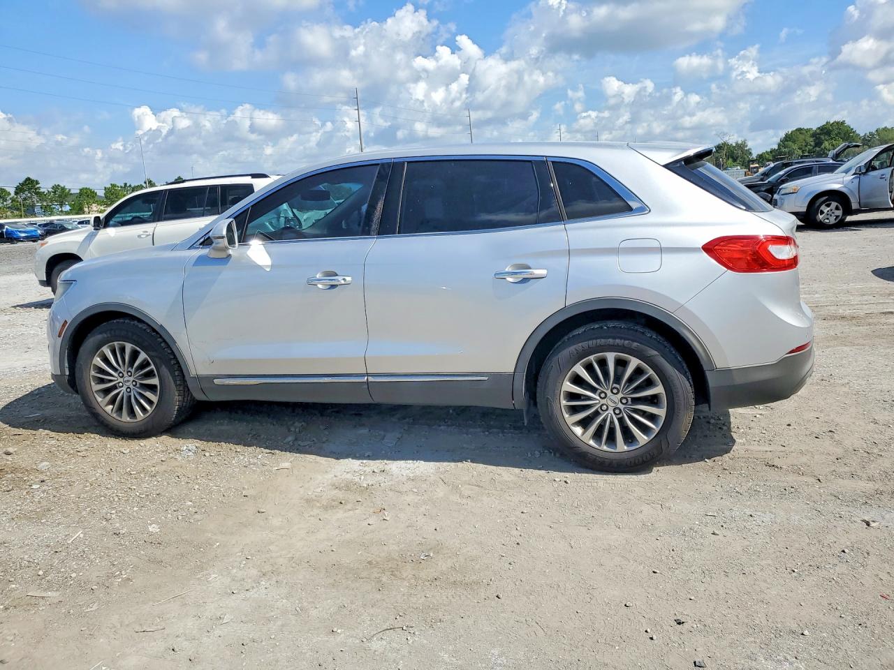2LMTJ6KR6GBL56776 · 2016 LINCOLN MKX · 2/13