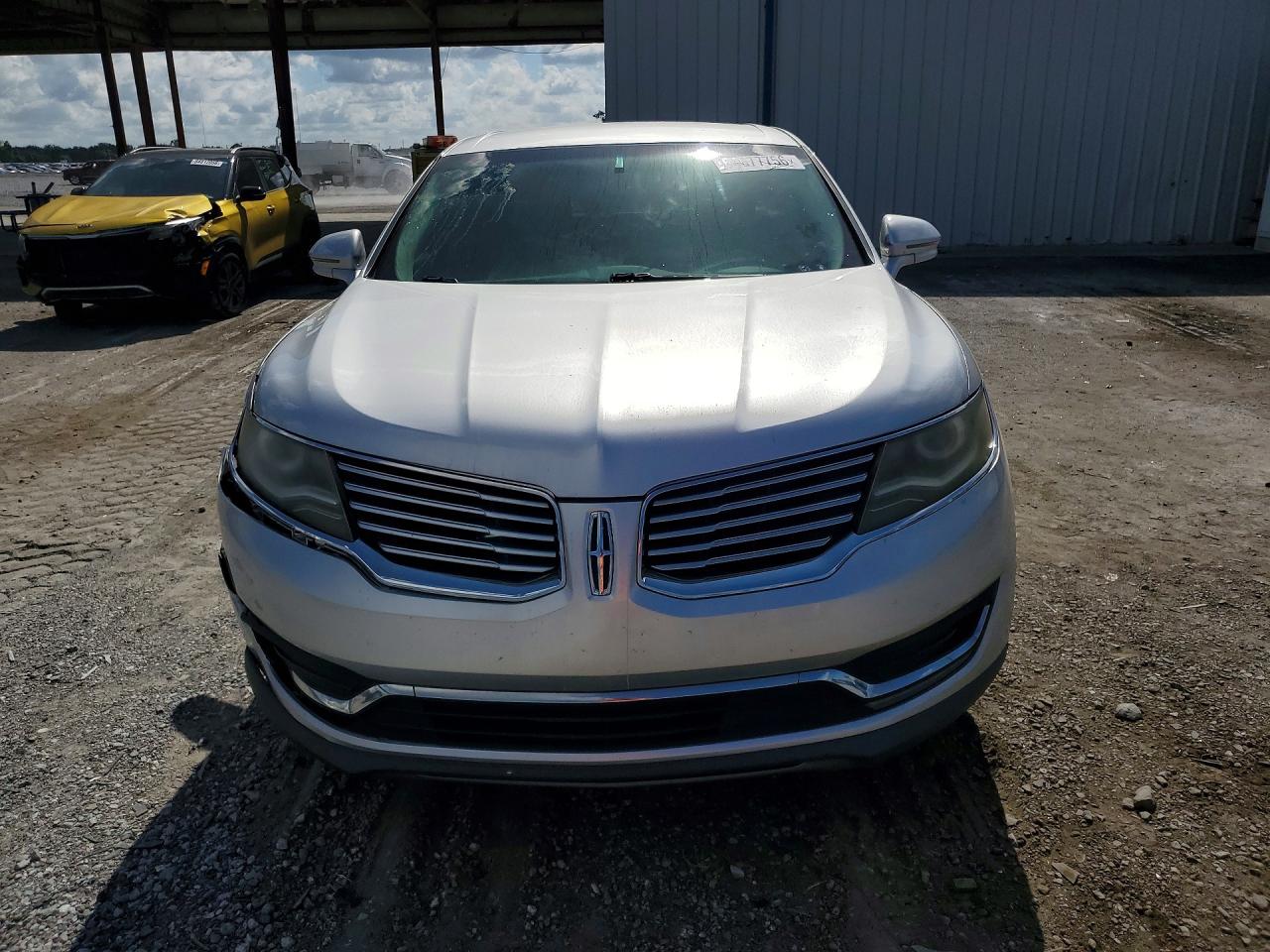 2LMTJ6KR6GBL56776 · 2016 LINCOLN MKX · 5/13